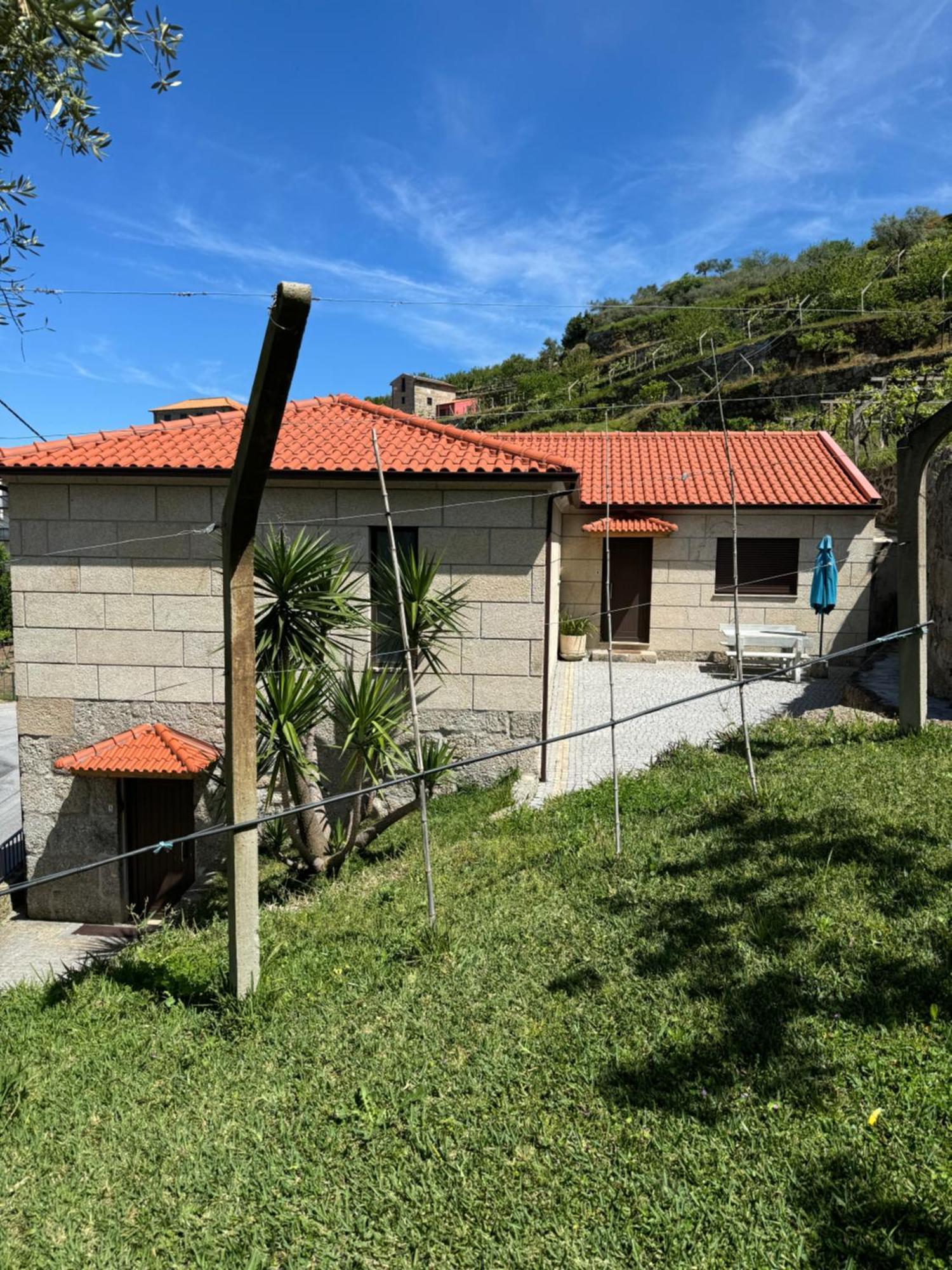 Villa Casas Do Monte Resende Exterior foto